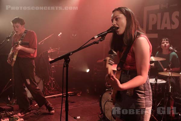 THE ORIELLES - 2018-04-03 - PARIS - La Maroquinerie - Esme Hand-Halford - Sidonie Hand-Halford - Henry Carlyle Wade